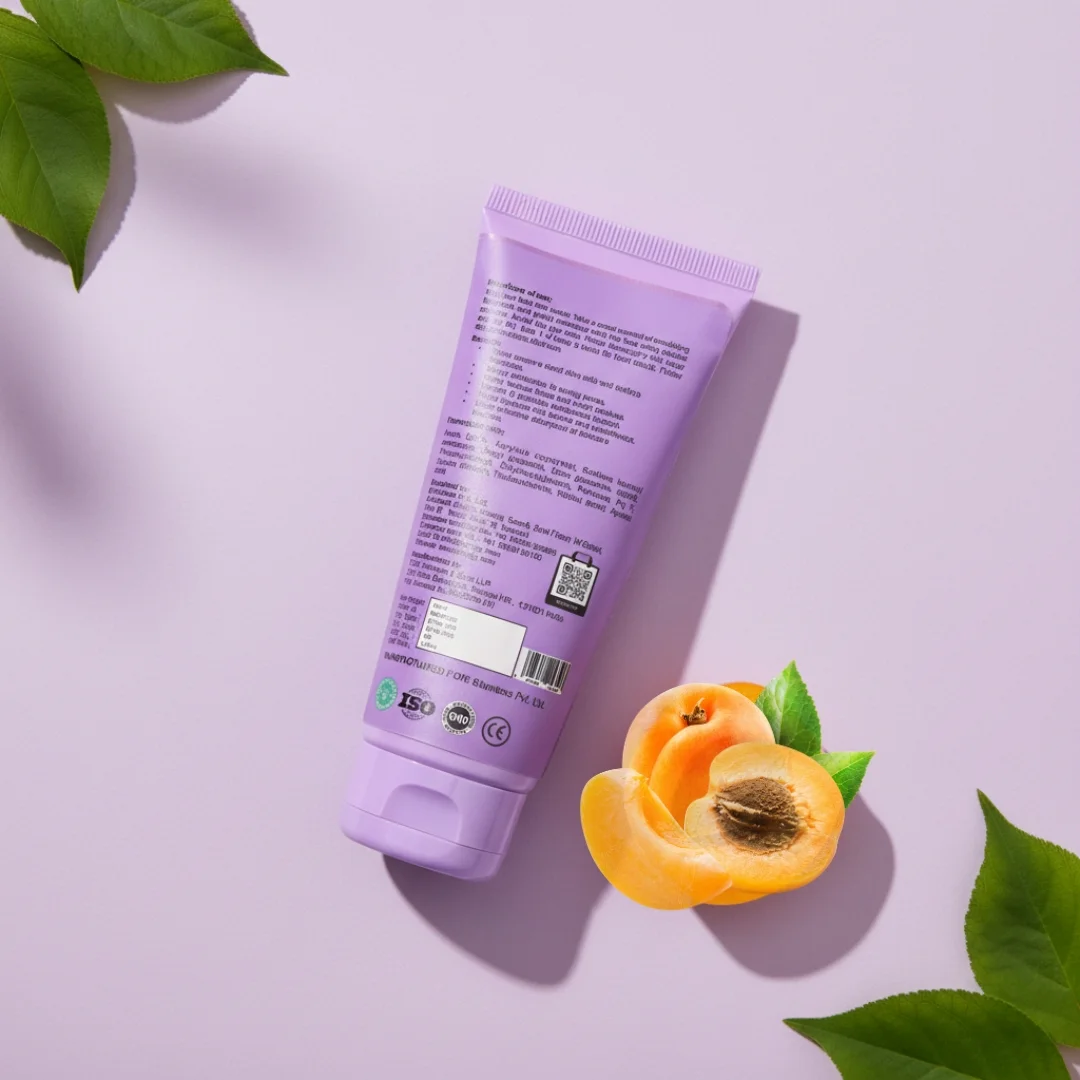 MRIIGG Scrubbing Facewash with Vitamin C & Apricot 100ml